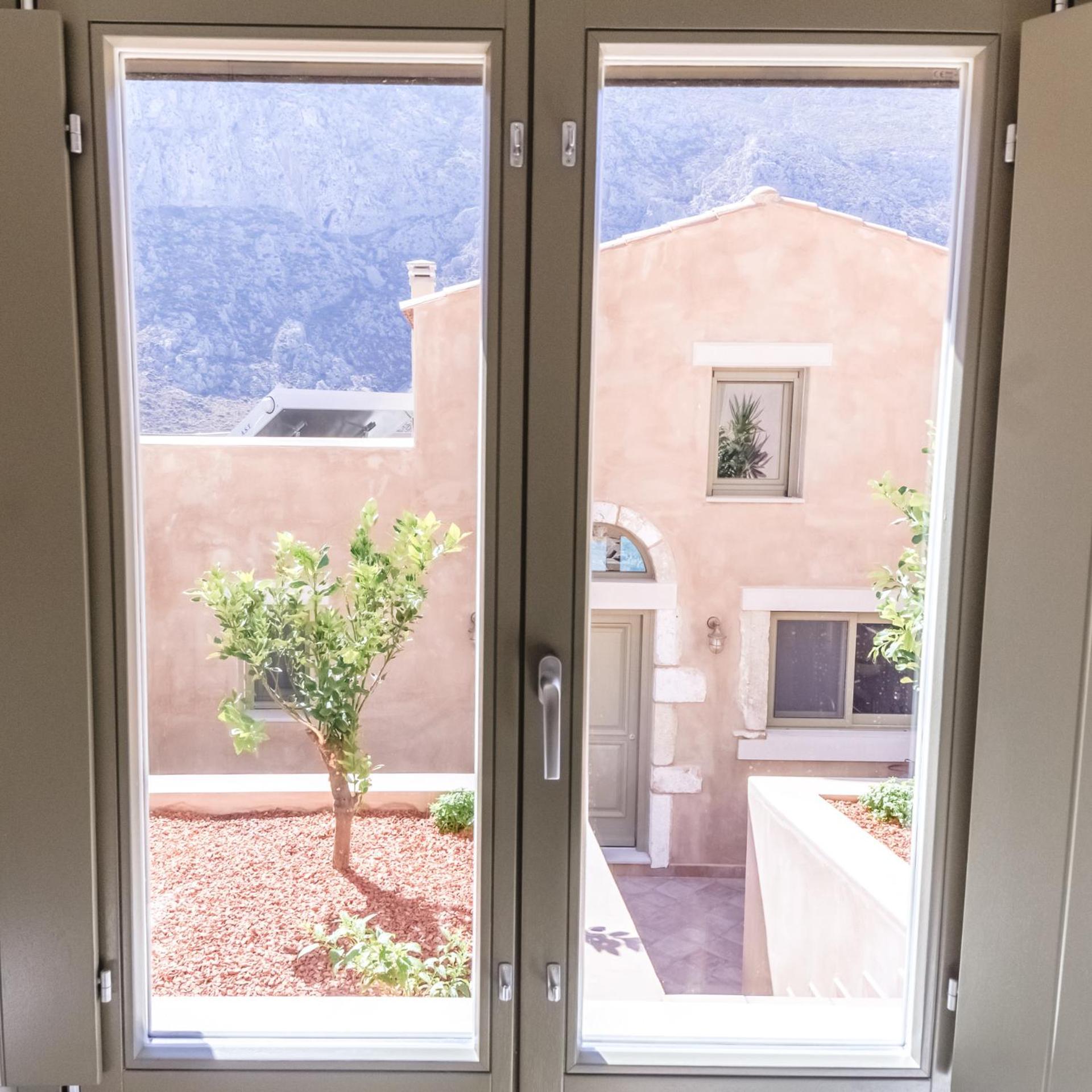 Petra Boutique Villas Arginonda Room photo